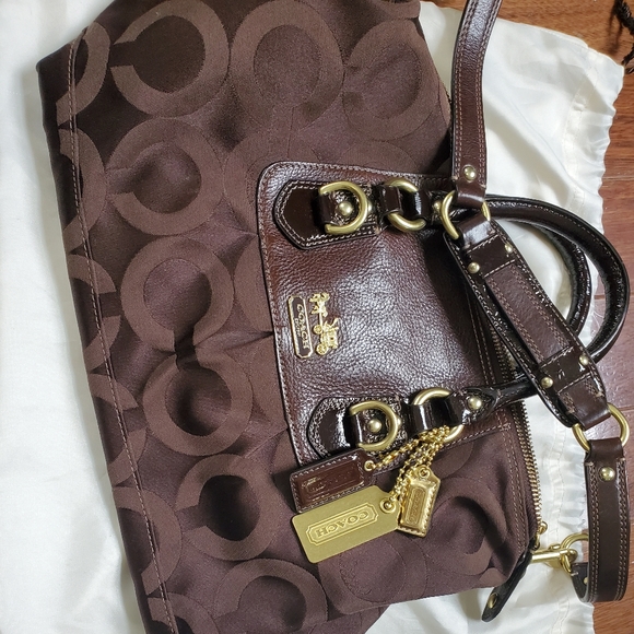Coach purse - Picture 2 of 3